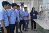 Phát huy tối đa lợi thế cơ cấu “dân số vàng”, tạo động lực mạnh mẽ cho sự phát triển đất nước nhanh, bền vững Phát huy tối đa lợi thế cơ cấu “dân số vàng”, tạo động lực mạnh mẽ cho sự phát triển đất nước nhanh, bền vững