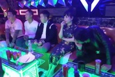 Đột kích quán karaoke Thừa Thiên - Huế lúc rạng sáng, phát hiện 16 đối tượng dương tính với ma tuý Đột kích quán karaoke Thừa Thiên - Huế lúc rạng sáng, phát hiện 16 đối tượng dương tính với ma tuý