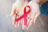Số trẻ em nhiễm HIV độ tuổi 15-16 ngày càng gia tăng Số trẻ em nhiễm HIV độ tuổi 15-16 ngày càng gia tăng