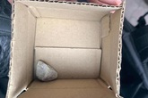 Truy tìm kẻ 'thất đức' độn gạch đá tráo lấy 10 chiếc iPhone Truy tìm kẻ 'thất đức' độn gạch đá tráo lấy 10 chiếc iPhone