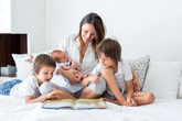 Gỡ rối cùng chuyên gia: xử lý khủng hoảng cho mẹ khi có thêm con nhỏ Gỡ rối cùng chuyên gia: xử lý khủng hoảng cho mẹ khi có thêm con nhỏ