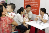 Tập trung vào các giải pháp chủ yếu để thực hiện mục tiêu chính sách dân số và phát triển Tập trung vào các giải pháp chủ yếu để thực hiện mục tiêu chính sách dân số và phát triển