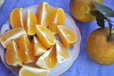 Cam đang vào vụ rẻ và ngon nhưng khi ăn nhất định phải biết điều này Cam đang vào vụ rẻ và ngon nhưng khi ăn nhất định phải biết điều này