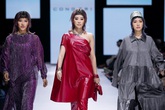 Hoa hậu Việt Nam và Hoa hậu Hoàn Vũ “so kè” nhan sắc trên sàn catwalk Hoa hậu Việt Nam và Hoa hậu Hoàn Vũ “so kè” nhan sắc trên sàn catwalk