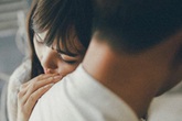 Định ly hôn cô vợ liệt nửa người vì áp lực từ bố mẹ nhưng vợ xin "một đêm cuối" mà sáng ra anh chồng nghẹn ngào xin lỗi và lập tức xé đơn Định ly hôn cô vợ liệt nửa người vì áp lực từ bố mẹ nhưng vợ xin "một đêm cuối" mà sáng ra anh chồng nghẹn ngào xin lỗi và lập tức xé đơn
