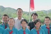Cựu hiệu trưởng danh tiếng bỏ lương tiền tỷ về nông thôn dạy học Cựu hiệu trưởng danh tiếng bỏ lương tiền tỷ về nông thôn dạy học