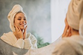 Da vẫn khô, tróc vảy xấu xí dù dưỡng ẩm nhiều: dấu hiệu lão hóa đầu tiên bạn cần để tâm Da vẫn khô, tróc vảy xấu xí dù dưỡng ẩm nhiều: dấu hiệu lão hóa đầu tiên bạn cần để tâm