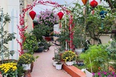 Chồng bỏ tiền mua lốp xe cũ, mẹ 8x trồng hoa, sau 2 năm thành mảnh vườn 200m2 tuyệt đẹp Chồng bỏ tiền mua lốp xe cũ, mẹ 8x trồng hoa, sau 2 năm thành mảnh vườn 200m2 tuyệt đẹp
