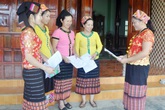 Những người thầm lặng nơi bản xa, “ăn cơm nhà, vác tù và hàng tổng” Những người thầm lặng nơi bản xa, “ăn cơm nhà, vác tù và hàng tổng”
