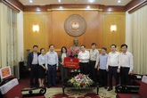 BHXH Việt Nam trao 2 tỷ đồng góp phần đẩy lùi dịch COVID-19 BHXH Việt Nam trao 2 tỷ đồng góp phần đẩy lùi dịch COVID-19