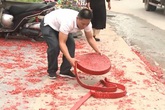 Triệu tập một số người để điều tra vụ đốt pháo trong đám cưới ở Sóc Sơn Triệu tập một số người để điều tra vụ đốt pháo trong đám cưới ở Sóc Sơn