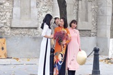 Phụ nữ Hà thành nô nức mặc áo dài nhân ngày 8/3 Phụ nữ Hà thành nô nức mặc áo dài nhân ngày 8/3