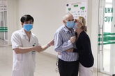Đa dạng hoá dịch vụ y tế, hướng đến chuyên nghiệp, đưa "dòng chảy ngược trở lại Việt Nam" hậu COVID-19 Đa dạng hoá dịch vụ y tế, hướng đến chuyên nghiệp, đưa "dòng chảy ngược trở lại Việt Nam" hậu COVID-19