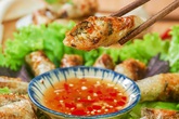 Chiên nem, chả giò theo bí quyết này đã giòn tan, lại lâu ỉu, nhìn đã mê, ăn càng phê Chiên nem, chả giò theo bí quyết này đã giòn tan, lại lâu ỉu, nhìn đã mê, ăn càng phê