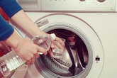 Mẹo vệ sinh máy giặt loại bỏ bám bẩn gây bệnh ở lớp cao su bằng nguyên liệu rẻ tiền trong nhà bếp Mẹo vệ sinh máy giặt loại bỏ bám bẩn gây bệnh ở lớp cao su bằng nguyên liệu rẻ tiền trong nhà bếp