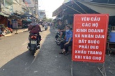 Bán hàng ở chợ không đeo khẩu trang, một tiểu thương ở Hà Tĩnh bị phạt tiền Bán hàng ở chợ không đeo khẩu trang, một tiểu thương ở Hà Tĩnh bị phạt tiền