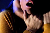 Mâu thuẫn gia đình, chồng bóp cổ vợ chết trong đêm Mâu thuẫn gia đình, chồng bóp cổ vợ chết trong đêm