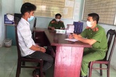 Bắt tạm giam kẻ tát cán bộ công an huyện ở chốt kiểm soát dịch Bắt tạm giam kẻ tát cán bộ công an huyện ở chốt kiểm soát dịch