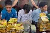 Công an mật phục tóm gọn 3 đối tượng vận chuyển 20 bánh heroin Công an mật phục tóm gọn 3 đối tượng vận chuyển 20 bánh heroin