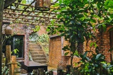 Căn nhà gỗ cũ kĩ trên đỉnh núi ở Chương Mỹ, Hà Nội được cải tạo đẹp đến mức dân mạng muốn được đặt chân đến Căn nhà gỗ cũ kĩ trên đỉnh núi ở Chương Mỹ, Hà Nội được cải tạo đẹp đến mức dân mạng muốn được đặt chân đến