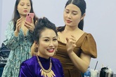 Phi Thanh Vân đưa con tới trường quay Phi Thanh Vân đưa con tới trường quay