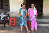Hà Tĩnh: Bố mẹ mất, hai người con tật nguyền bơ vơ không nơi nương tựa Hà Tĩnh: Bố mẹ mất, hai người con tật nguyền bơ vơ không nơi nương tựa