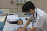 Nắng nóng, người phụ nữ hôn mê, tổn thương đa tạng vì sốc nhiệt Nắng nóng, người phụ nữ hôn mê, tổn thương đa tạng vì sốc nhiệt