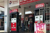 Cây xăng ở Hà Nội "găm hàng" khi bồn chứa còn hơn 20.000 lít đối diện mức phạt nào? Cây xăng ở Hà Nội "găm hàng" khi bồn chứa còn hơn 20.000 lít đối diện mức phạt nào?