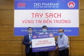 TP.HCM: Giáo viên tiểu học được DHG Pharma tài trợ gel rửa tay phòng dịch TP.HCM: Giáo viên tiểu học được DHG Pharma tài trợ gel rửa tay phòng dịch