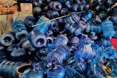 Nước tinh khiết làm từ nước mương ở Hải Phòng: Các trường học đều đã dừng sử dụng nước Vimass Núi Voi Nước tinh khiết làm từ nước mương ở Hải Phòng: Các trường học đều đã dừng sử dụng nước Vimass Núi Voi