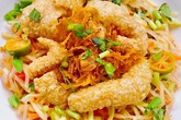 Gỏi đu đủ da heo chiên phồng Gỏi đu đủ da heo chiên phồng