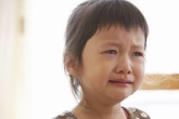 Cô giáo mầm non khuyên cha mẹ không nên cho con mặc váy đi học, xinh đẹp thật đấy nhưng tiềm ẩn quá nhiều nguy cơ Cô giáo mầm non khuyên cha mẹ không nên cho con mặc váy đi học, xinh đẹp thật đấy nhưng tiềm ẩn quá nhiều nguy cơ