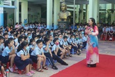 Gần 1.000 học sinh tiểu học trang bị những nguyên tắc vàng để phòng chống bạo lực, xâm hại Gần 1.000 học sinh tiểu học trang bị những nguyên tắc vàng để phòng chống bạo lực, xâm hại
