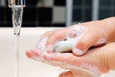 Thời tiết thuận lợi gia tăng bệnh truyền nhiễm, giữ vệ sinh môi trường, cá nhân... để phòng bệnh Thời tiết thuận lợi gia tăng bệnh truyền nhiễm, giữ vệ sinh môi trường, cá nhân... để phòng bệnh