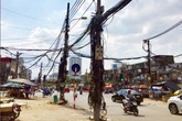 Dây cáp giăng mắc như “thiên la địa võng” giữa lòng Thủ đô Dây cáp giăng mắc như “thiên la địa võng” giữa lòng Thủ đô