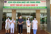 Bé gái 12 tuổi cùng 2 người khác khỏi COVID-19 Bé gái 12 tuổi cùng 2 người khác khỏi COVID-19