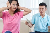 Chồng cũ đòi lại tiền đã đưa tôi trong 8 tháng chung sống Chồng cũ đòi lại tiền đã đưa tôi trong 8 tháng chung sống