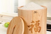 Thực hư chuyện đặt sai phong thủy thùng gạo, gia chủ sẽ dần lụn bại, mất lộc? Thực hư chuyện đặt sai phong thủy thùng gạo, gia chủ sẽ dần lụn bại, mất lộc?