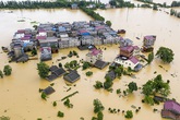 Lũ Trung Quốc: Mực nước 33 con sông chạm mốc kỉ lục, 141 người chết và mất tích Lũ Trung Quốc: Mực nước 33 con sông chạm mốc kỉ lục, 141 người chết và mất tích