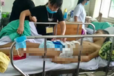 Sự sống mong manh của chàng trai bị tai nạn nguy kịch không có tiền chữa trị Sự sống mong manh của chàng trai bị tai nạn nguy kịch không có tiền chữa trị