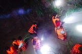 Tắm mưa dưới rạch nước, cháu bé 6 tuổi bị cuốn trôi Tắm mưa dưới rạch nước, cháu bé 6 tuổi bị cuốn trôi