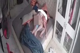 Vụ người phụ nữ bán khỏa thân vô tư để trẻ đụng chạm vùng kín: Trẻ ảnh hưởng tâm lý nghiêm trọng, lệch lạc giới tính Vụ người phụ nữ bán khỏa thân vô tư để trẻ đụng chạm vùng kín: Trẻ ảnh hưởng tâm lý nghiêm trọng, lệch lạc giới tính