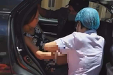 Sản phụ sinh con trên taxi, tài xế bất đắc dĩ trở thành "bà đỡ" Sản phụ sinh con trên taxi, tài xế bất đắc dĩ trở thành "bà đỡ"