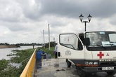 TPHCM: Một tài xế xe ôm nợ nần nhiều, nghi nhảy sông tự tử TPHCM: Một tài xế xe ôm nợ nần nhiều, nghi nhảy sông tự tử