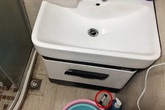 Đang tắm thì thấy vật thể lạ màu đen rơi ra, người phụ nữ hoảng hồn khi phát hiện hành vi đồi bại của gã chồng cô bạn thân Đang tắm thì thấy vật thể lạ màu đen rơi ra, người phụ nữ hoảng hồn khi phát hiện hành vi đồi bại của gã chồng cô bạn thân
