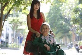 Diễn viên Hiền Mai 2 ngày không ăn, đêm ôm quan tài của mẹ khóc Diễn viên Hiền Mai 2 ngày không ăn, đêm ôm quan tài của mẹ khóc