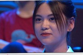 Xuất hiện vài giây trên sóng VTV, nữ sinh khiến dân tình thi nhau vào làm thơ thả thính Xuất hiện vài giây trên sóng VTV, nữ sinh khiến dân tình thi nhau vào làm thơ thả thính