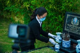 Dịch bệnh COVID- 19, người dân lựa chọn làm Vu lan báo hiếu qua “màn hình máy tính” Dịch bệnh COVID- 19, người dân lựa chọn làm Vu lan báo hiếu qua “màn hình máy tính”