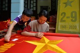 Ngôi làng gần một thế kỷ sản xuất cờ Tổ quốc ở ngoại ô Hà Nội Ngôi làng gần một thế kỷ sản xuất cờ Tổ quốc ở ngoại ô Hà Nội
