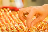 Có 2 tỷ đồng nên mua vàng hay đất lúc này? Có 2 tỷ đồng nên mua vàng hay đất lúc này?